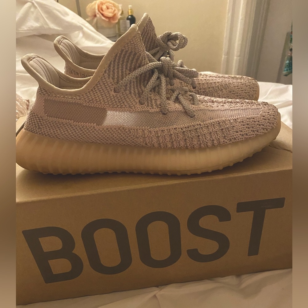 Yeezy boost 350 v2 pink synth reflective